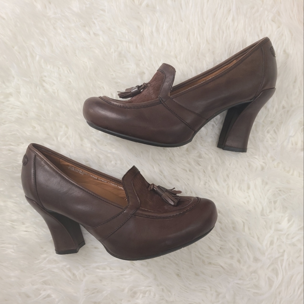 Earthies Carrena and Bark pumps